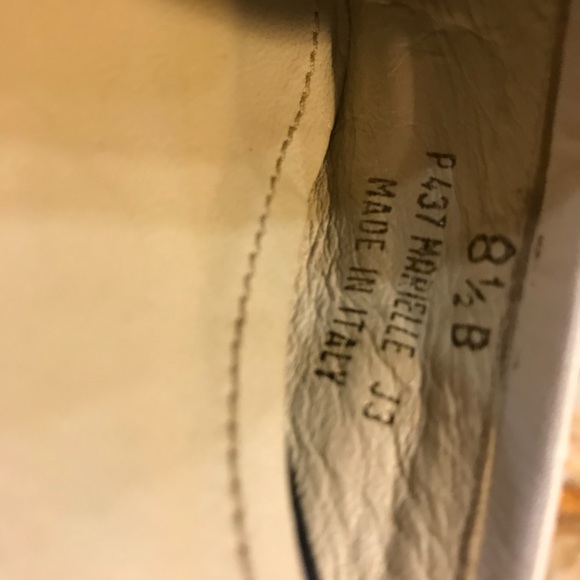 Authentic Coach leather mules. - Picture 7 of 7